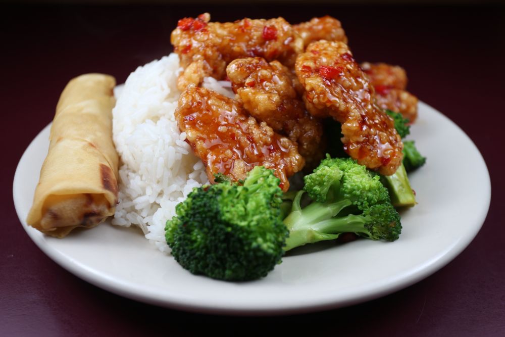 b9. crispy general gau’s chicken, meatless spring roll, boiled white rice[spic...
